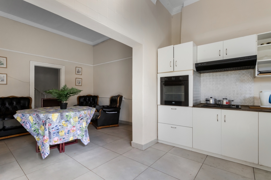 9 Bedroom Property for Sale in Observatory Western Cape